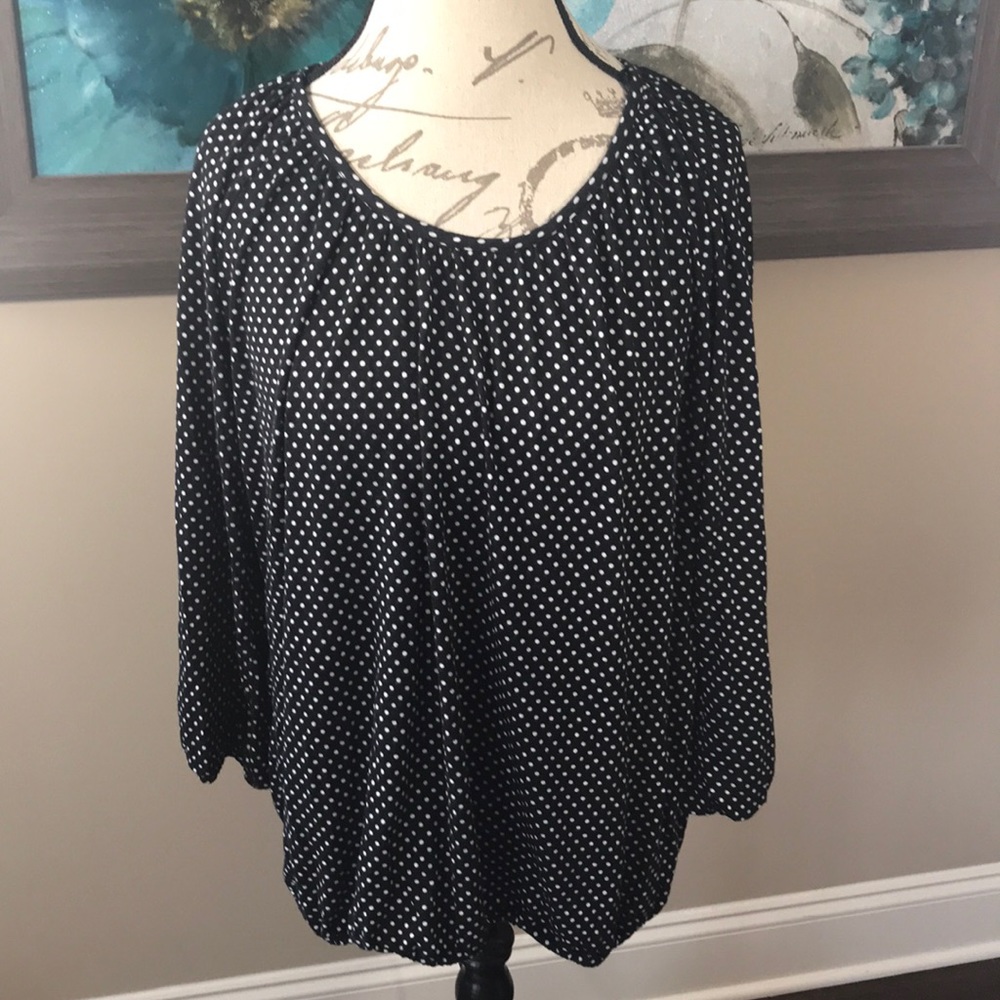 Medium long sleeve tee polka dots